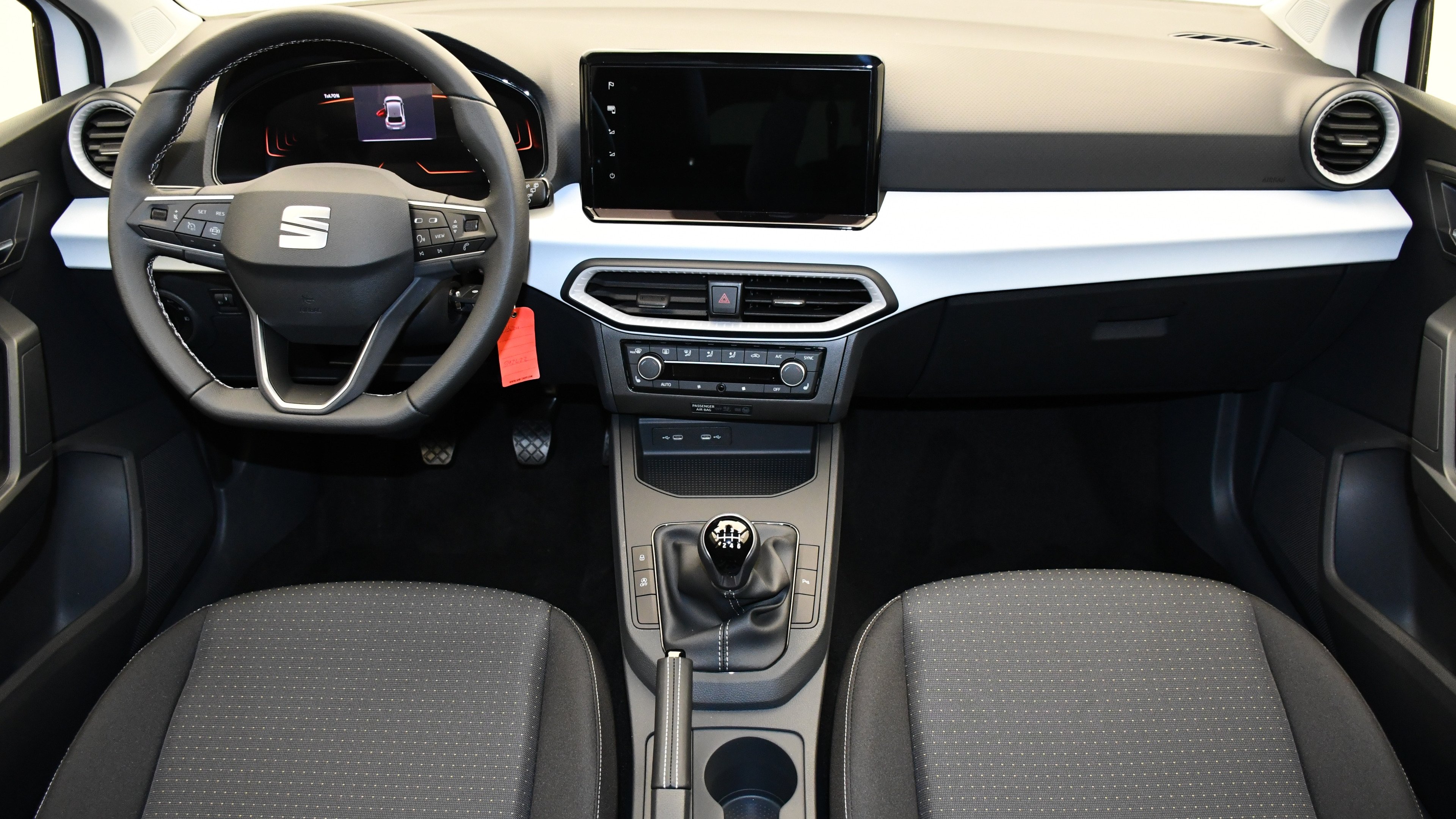 Detailbild 3: Seat Ibiza Road Edition 1.0 TSI 85 kW (116 PS) 