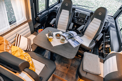 Interior eines integrierten Wohnwagens
