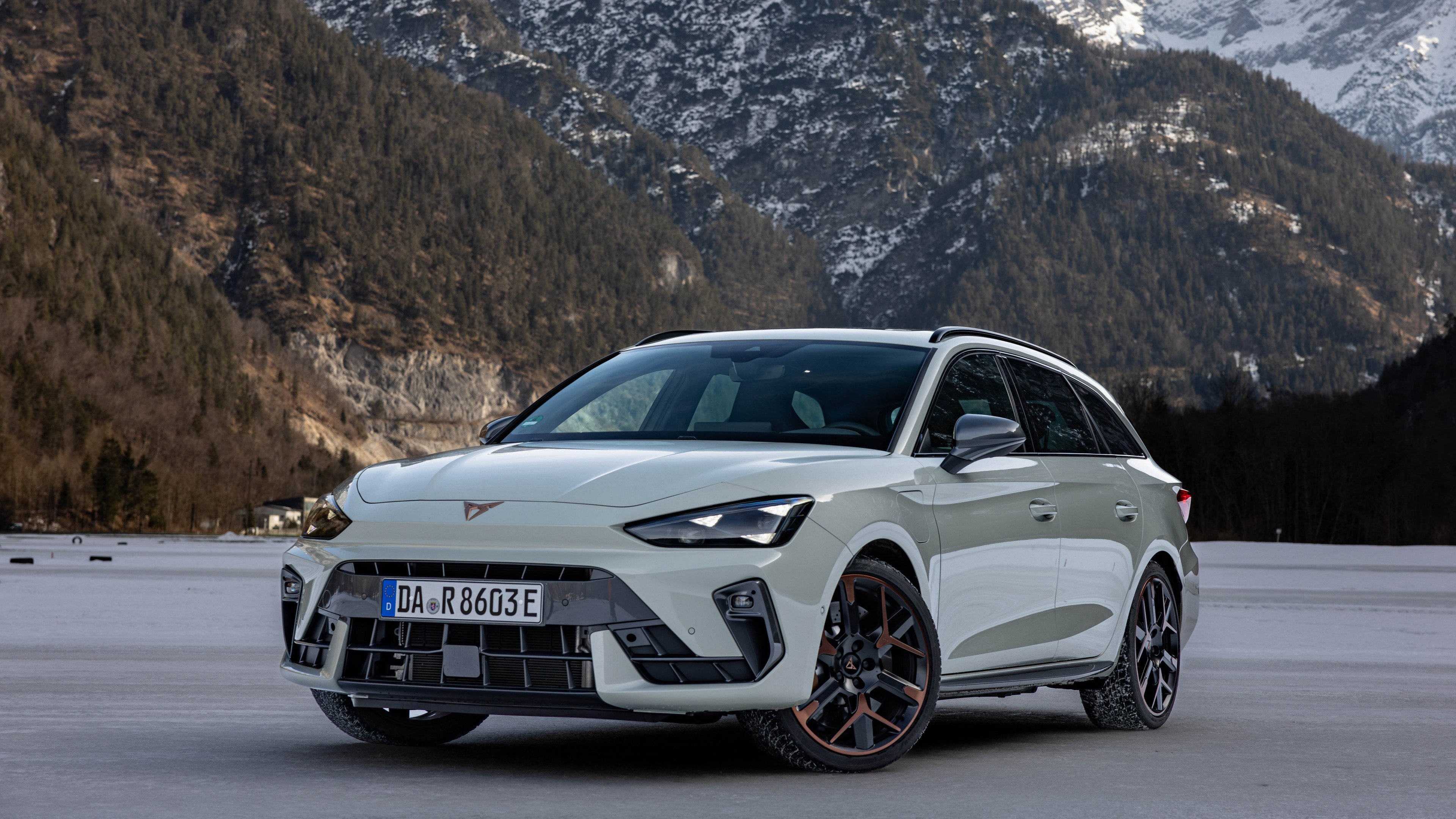 Detailbild 2: Cupra Leon Sportstourer  1.5 e-HYBRID 150 kW (204 PS)