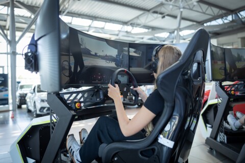 https://www.autohaus-wolfsburg.de/_Resources/Persistent/c/7/2/b/c72b1d01c78517feb2c4a582a17f295896de1f85/4%20-%20_F1_7264-480x320.jpg