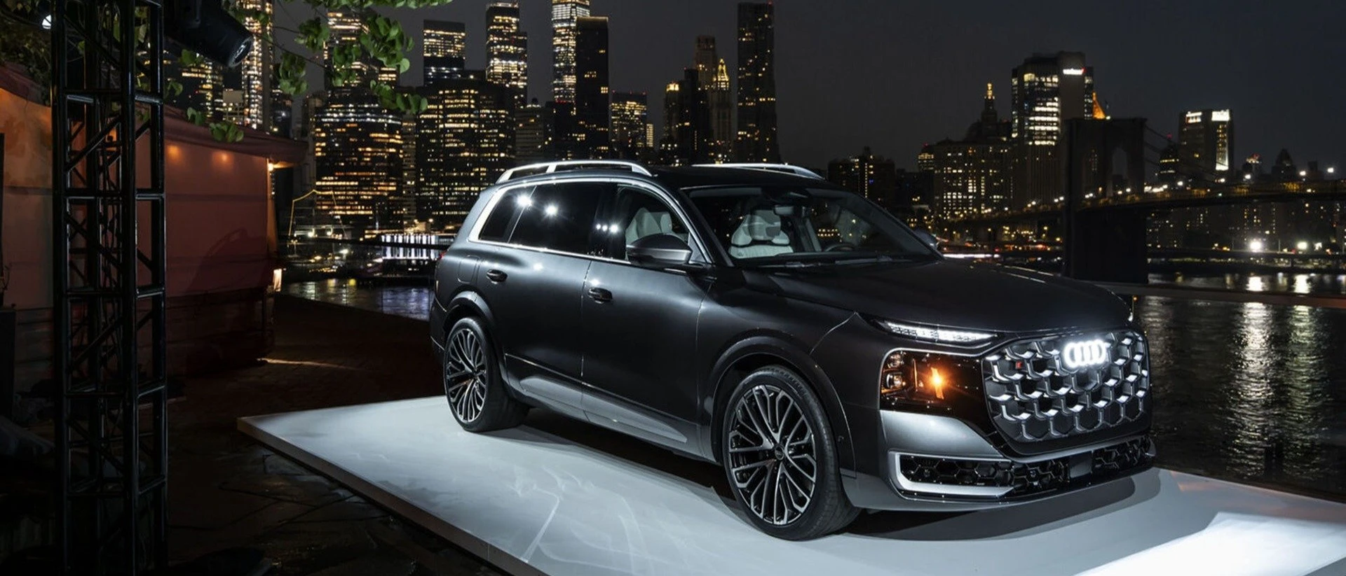Audi Q9 SUV  3,0 L TDI quattro 220 kW