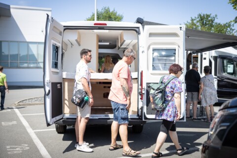 https://www.autohaus-wolfsburg.de/_Resources/Persistent/d/1/d/2/d1d28b87ff91cfb60ad12cc5b88f6794e8aebcc1/6%20-%20_F1_7269-480x320.jpg
